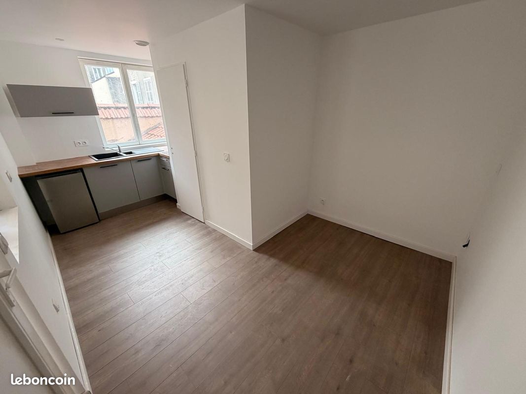 Appartement 1 pièce 10 m² · à Pau · 10 m² · 370 €/mois