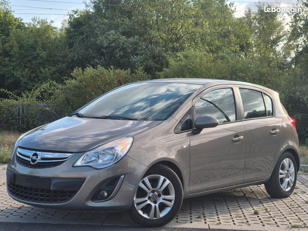 Opel corsa 1.3cdti 2012 / 5 portes / 1 main / crit’air 2 / carnet d'entretien complet / ct - 1 mois / rien a prévoir (image 1)