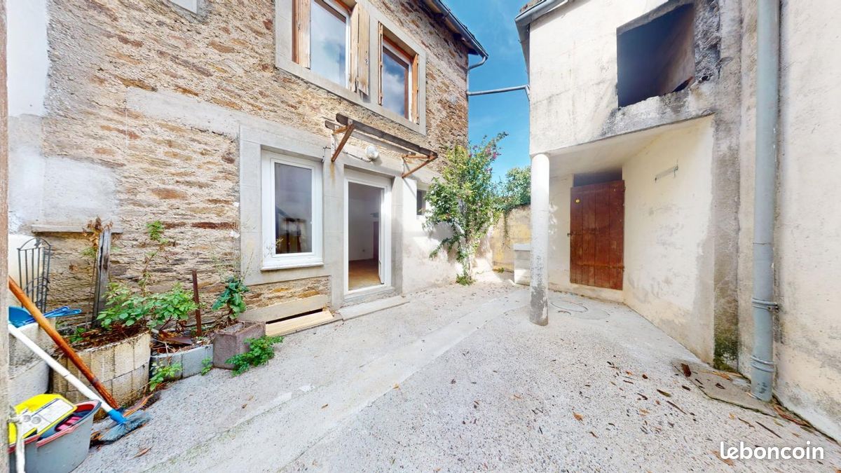Maison 4 pièces 77 m² · à Manhac · 77 m² · 109 000 €