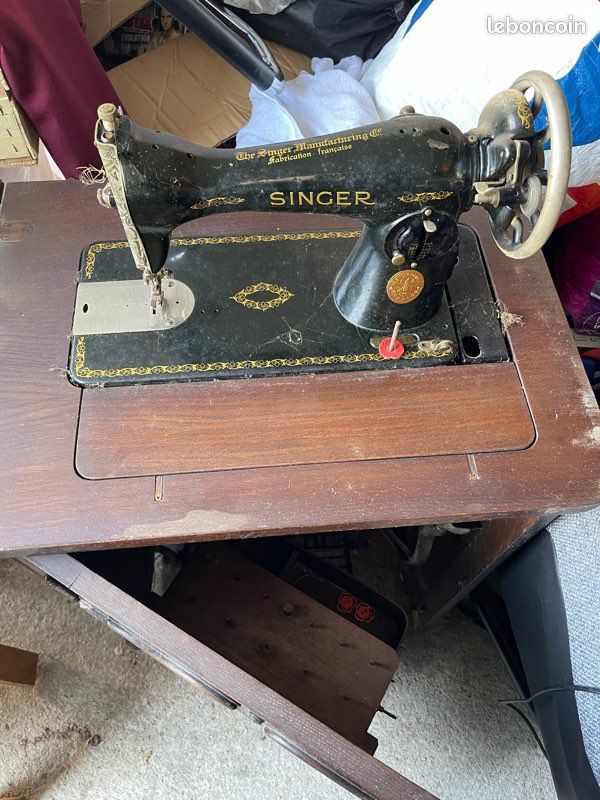 Machine à coudre ancienne (image 1)