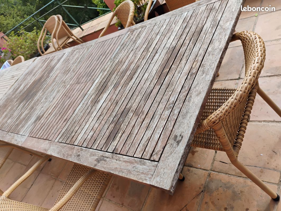 Table de jardin extensible en bois (image 1)