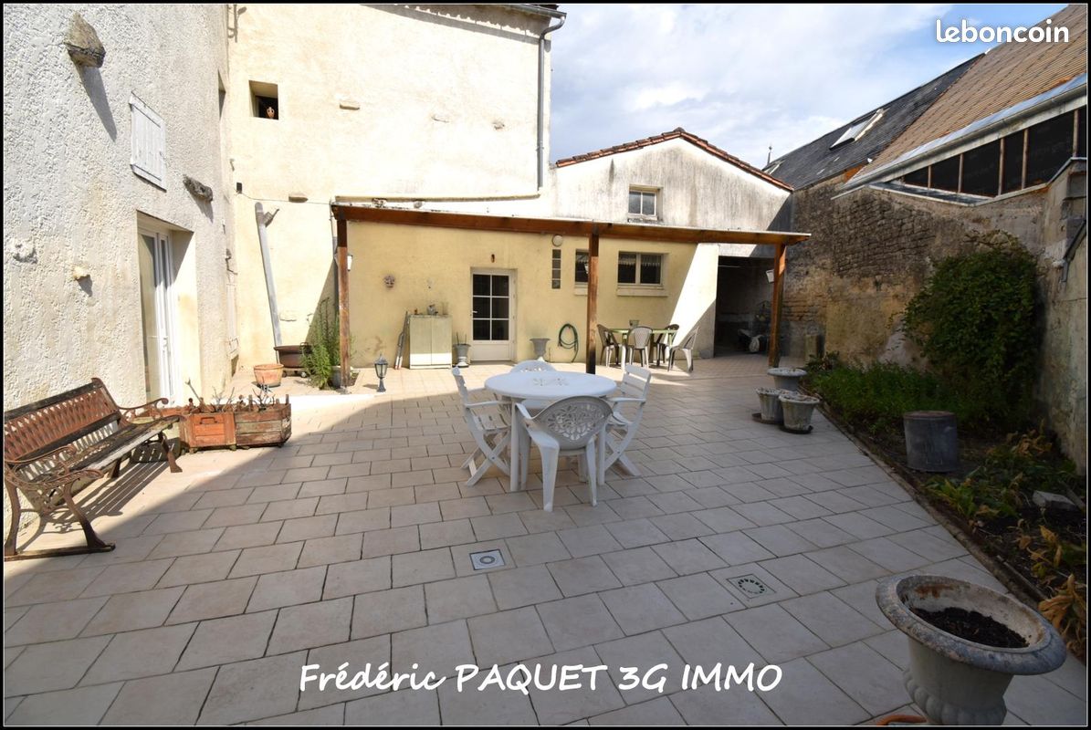 Maison 7 pièces 150 m² · à Aulnay · 150 m² · 150 000 €