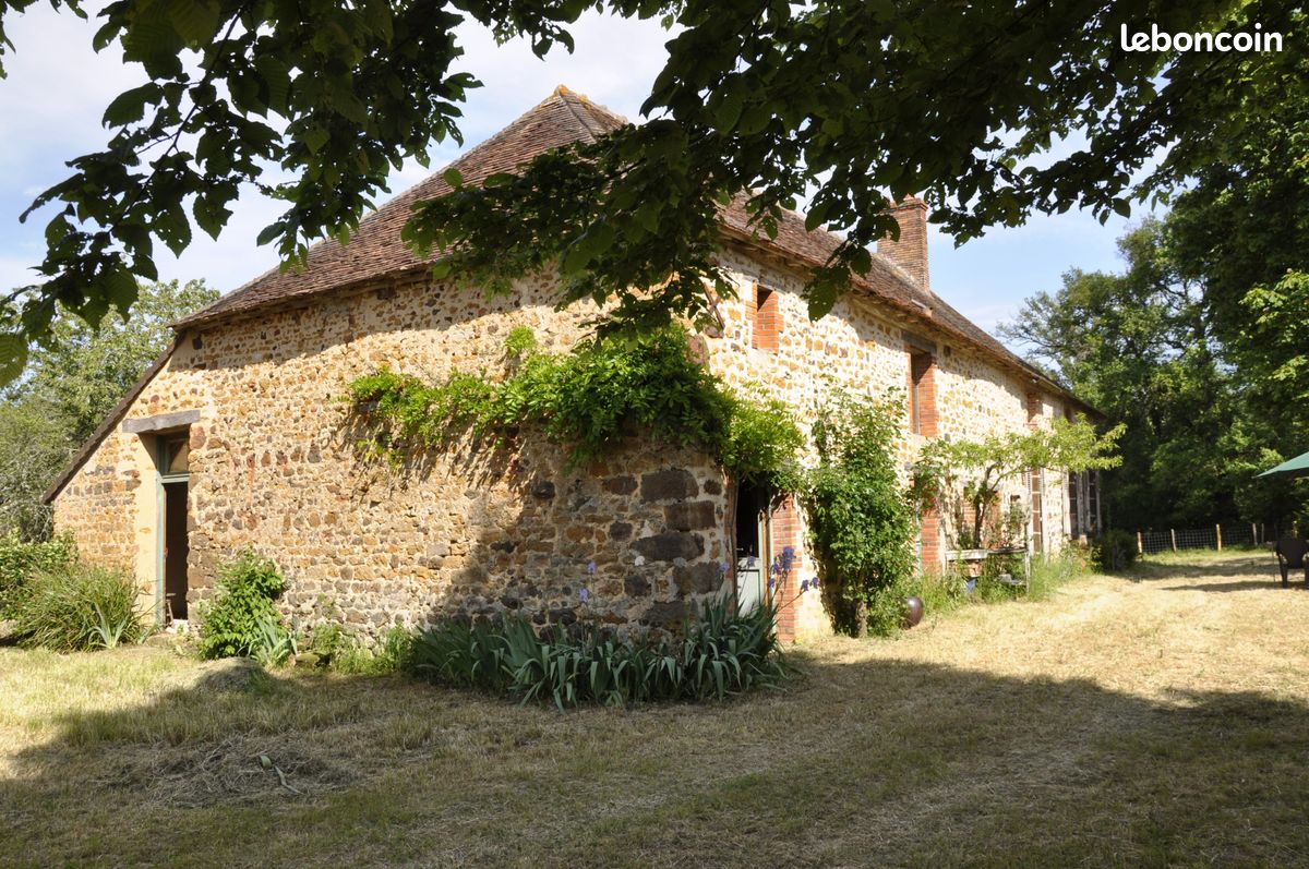 Maison 6 pièces 194 m² · à Saint-Benoît-du-Sault · 194 m² · 236 000 €