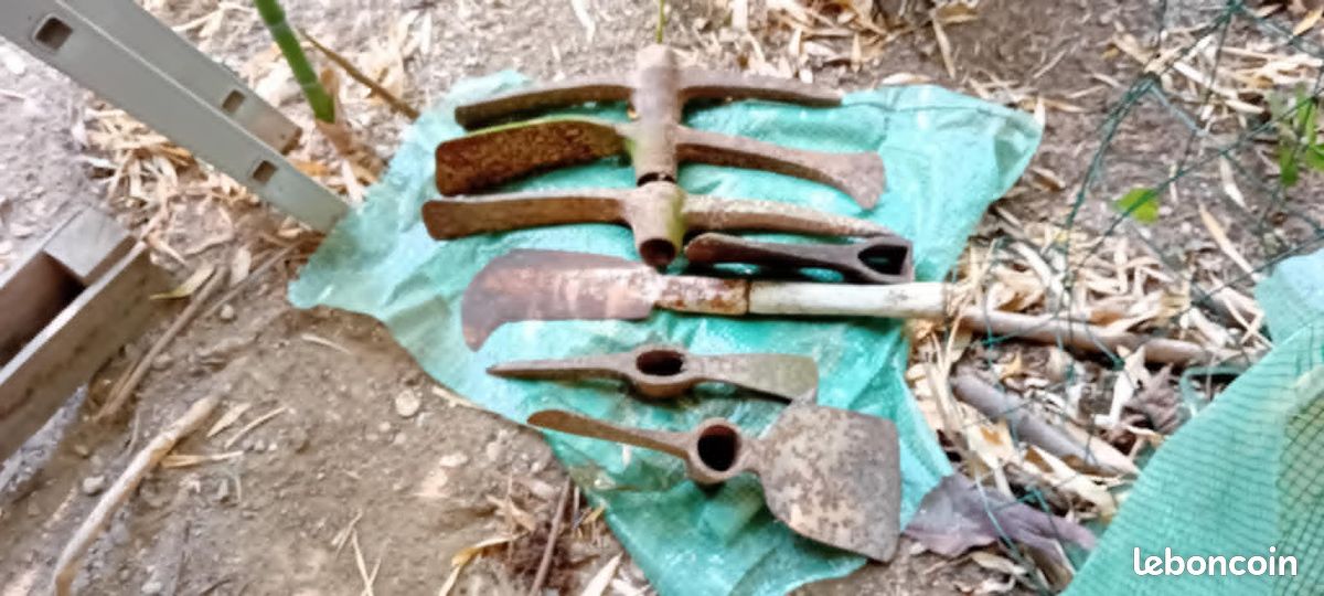 Outils de jardin anciens (image 1)