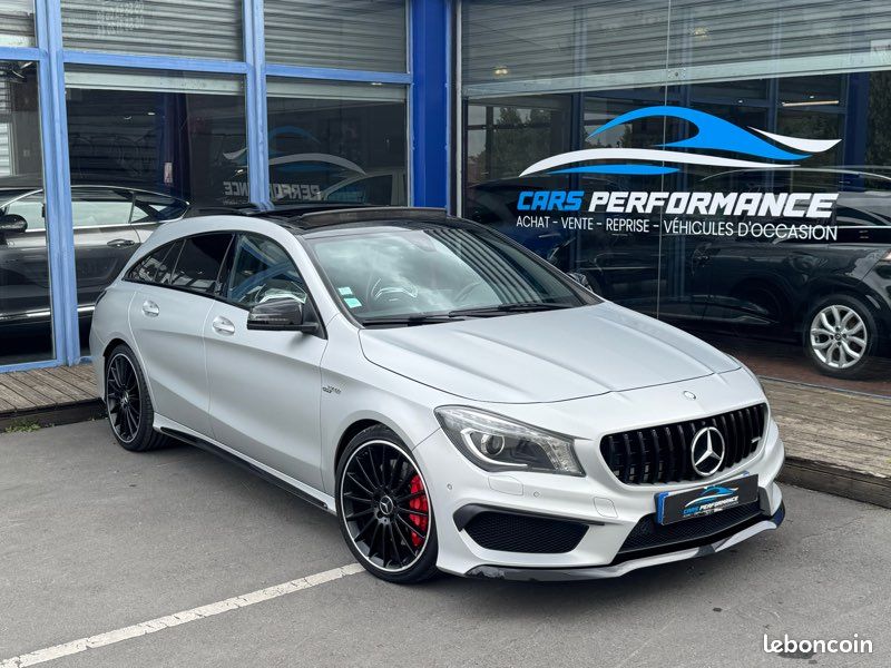 Mercedes-BENZ classe CLA 45 amg BOITE AUTO 360 CH TOIT OUVRANT (image 1)