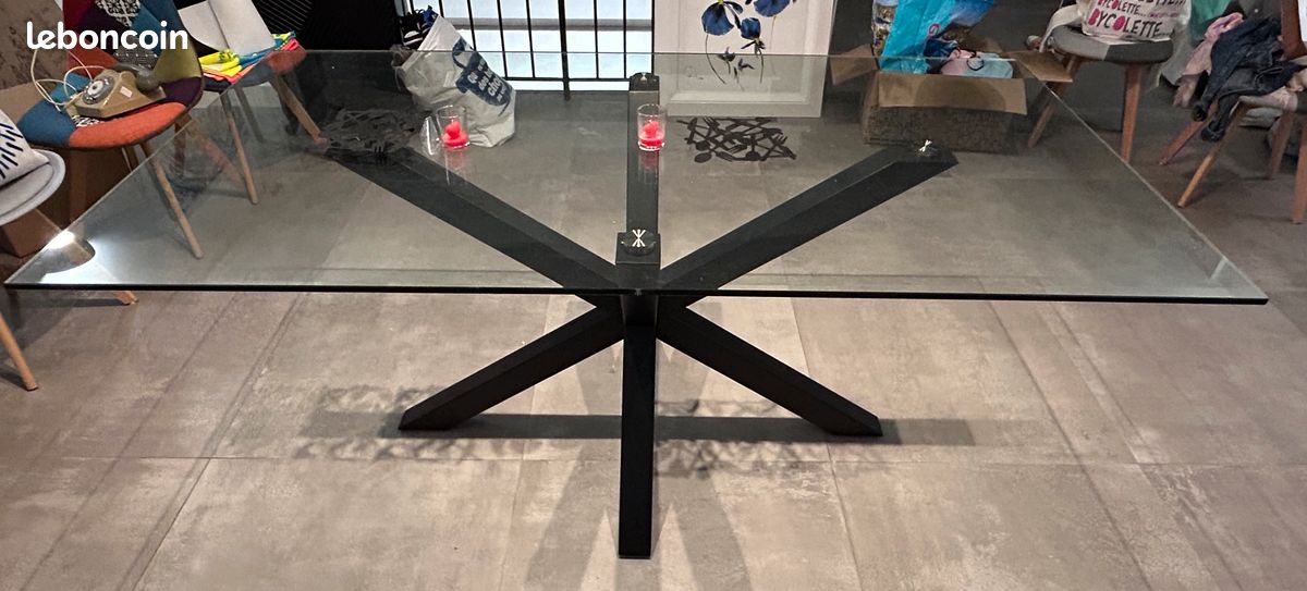 Table en verre pied noir (image 2)