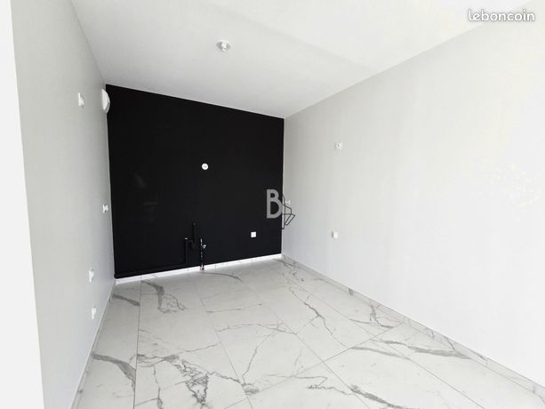 https://img.leboncoin.fr/api/v1/lbcpb1/images/d4/17/4c/d4174c003b5500a44088c85adabc58d9cd5c7278.jpg?rule=ad-image
