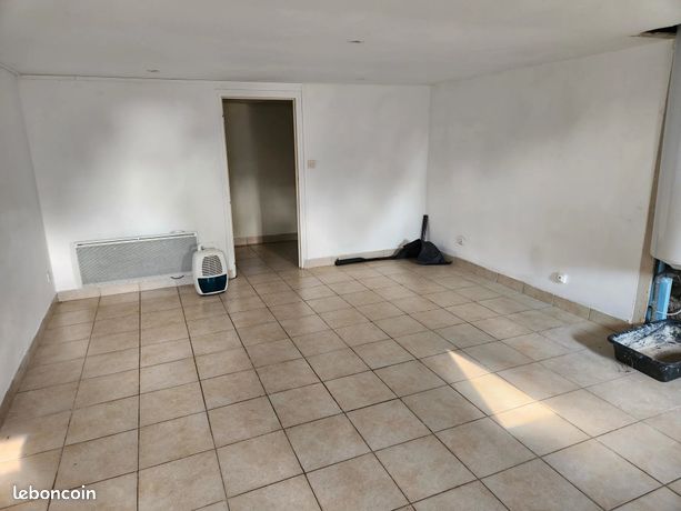 https://img.leboncoin.fr/api/v1/lbcpb1/images/d4/17/79/d417797fbb824bcbeba42ec9491dec5d695e6b38.jpg?rule=ad-image