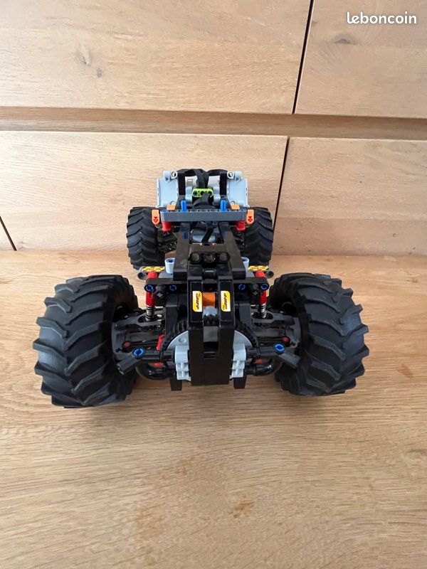 LEGO Technic 42099 – 4x4 X-treme Off-Roader Motorisé Control+ (image 11)