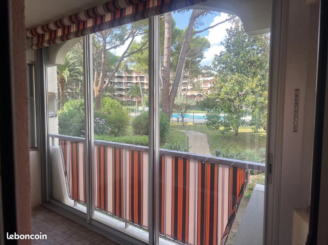 Appartement 1 pièce 36 m² · à Mandelieu-la-Napoule · 36 m² · 715 €