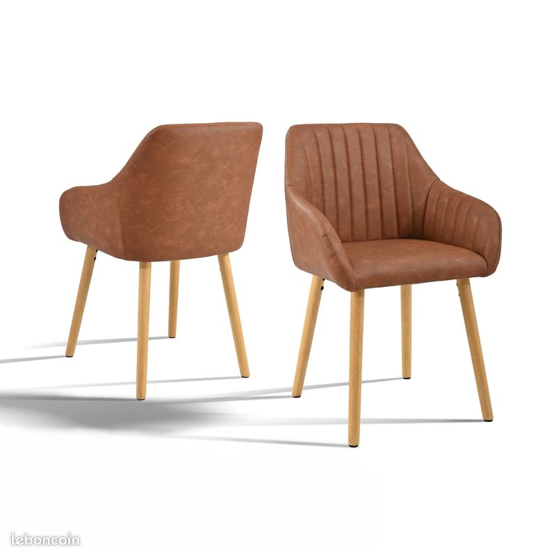 Lot de 2 chaises enveloppantes en tissu brun avec accoudoirs et pieds bois (image 1)