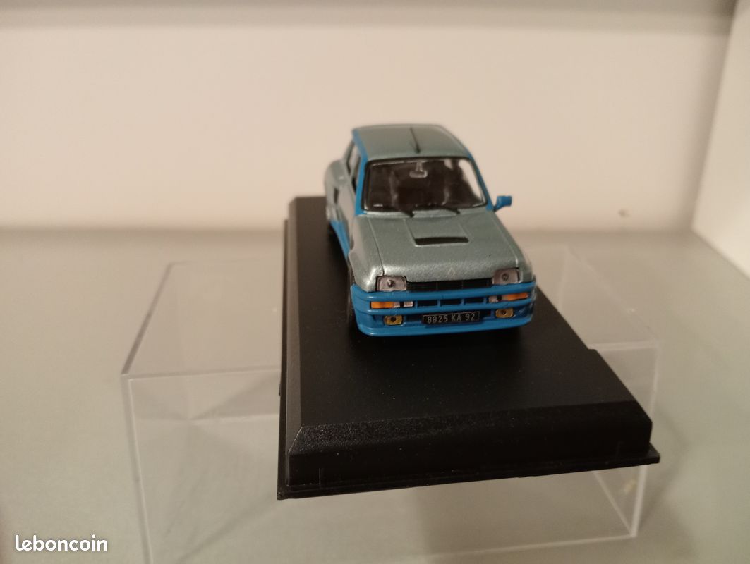 RENAULT 5 TURBO BLEU METALISE - 1982 1/43 en boite d origine neuf prix de 21.00 euros + 6.90 de frais de port en colissimo règlement par chèque (image 2)