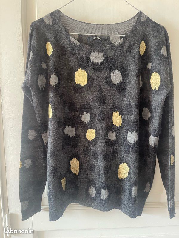 Pull léger à motifs dorés (image 1)
