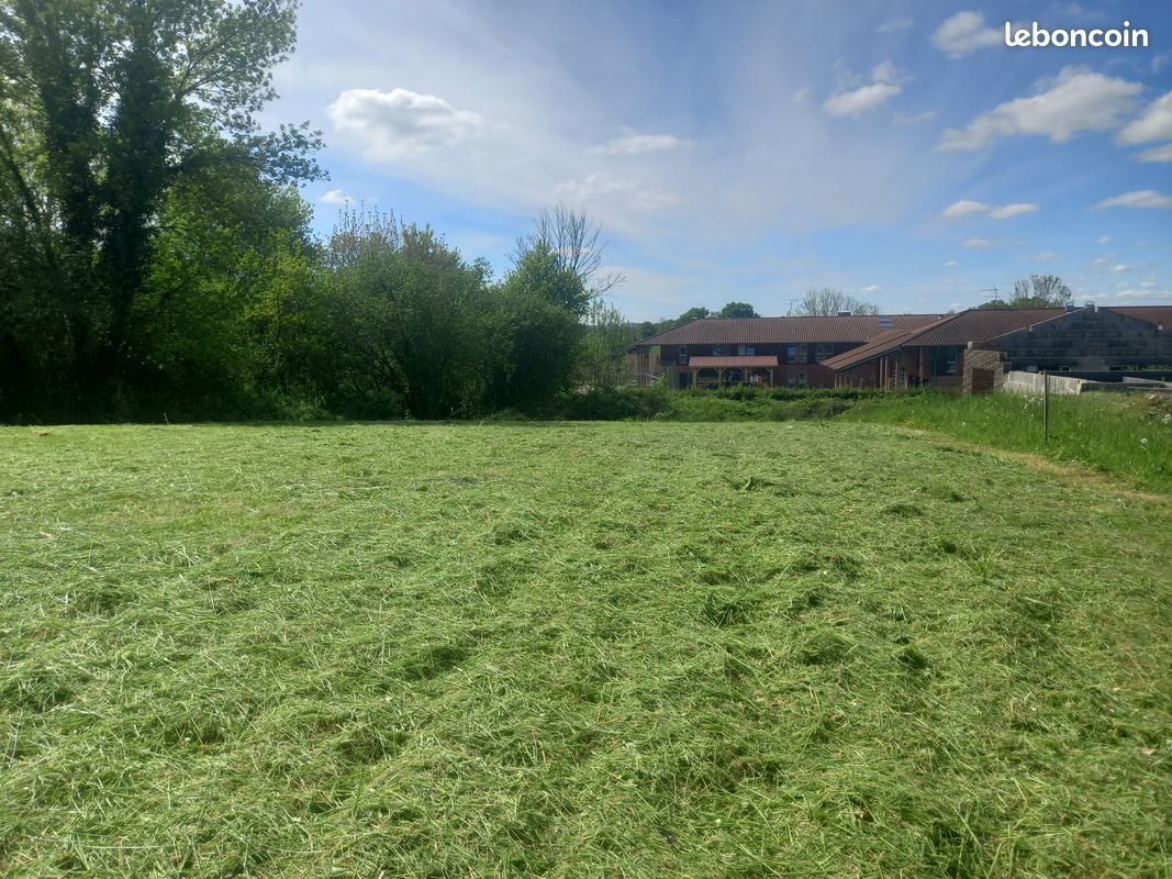 Terrain à bâtir 840 m² · à Saint-Nizier-le-Bouchoux · 25 000 €