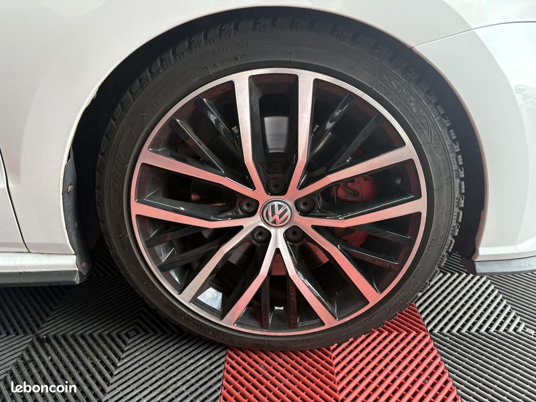 VOLKSWAGEN POLO 1.8 TSI 190 BLUEMOTION GTI ( toit ouvrant ) (image 18)