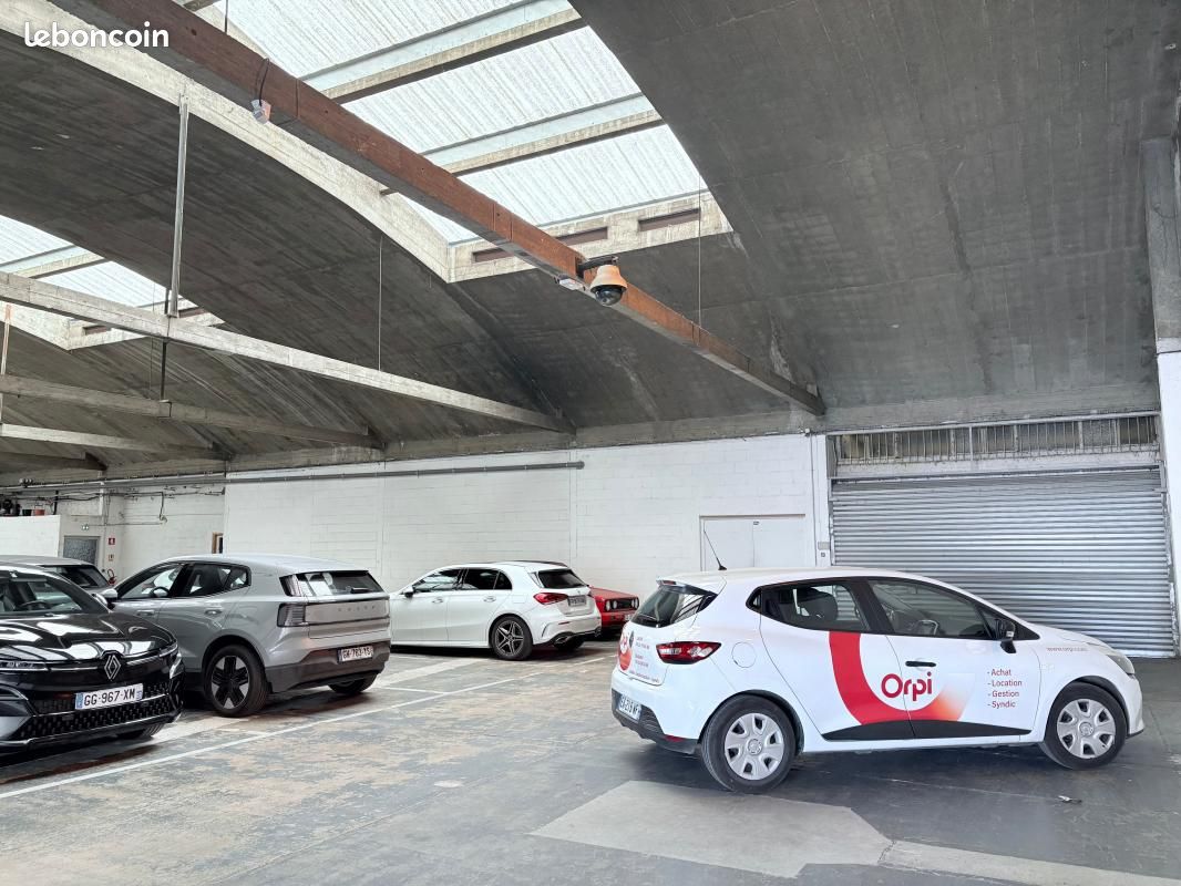 Parking 11 m² · à Laon · 11 m² · 61 €/mois