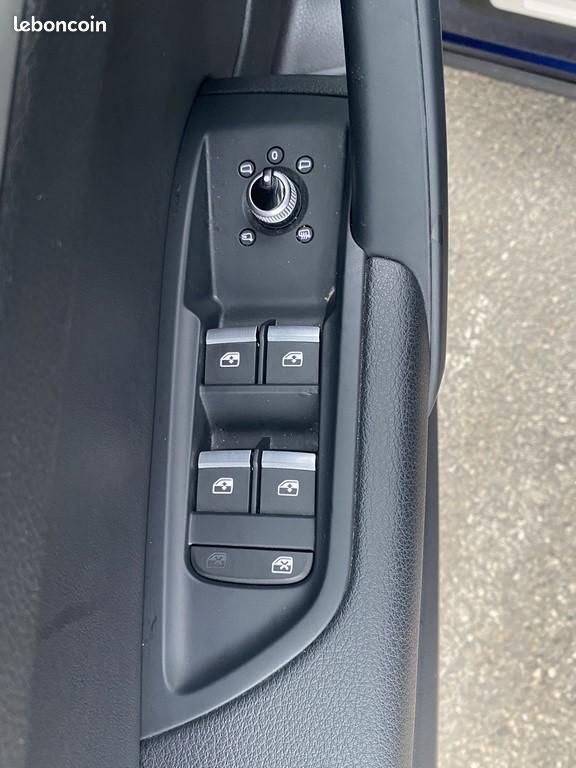 AUDI Q5 55 TFSI e 367 S tronic 7 Quattro S line (image 21)