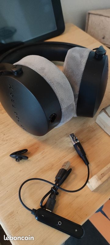 Casque BeyerDynamic DT700 Pro X avec Kit bluetooth mini XLR en option (image 1)