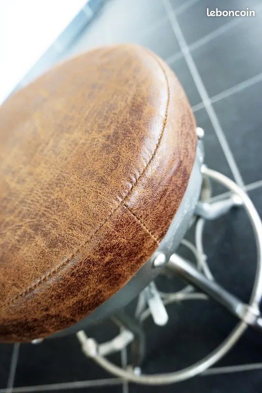 Tabouret industriel (image 2)