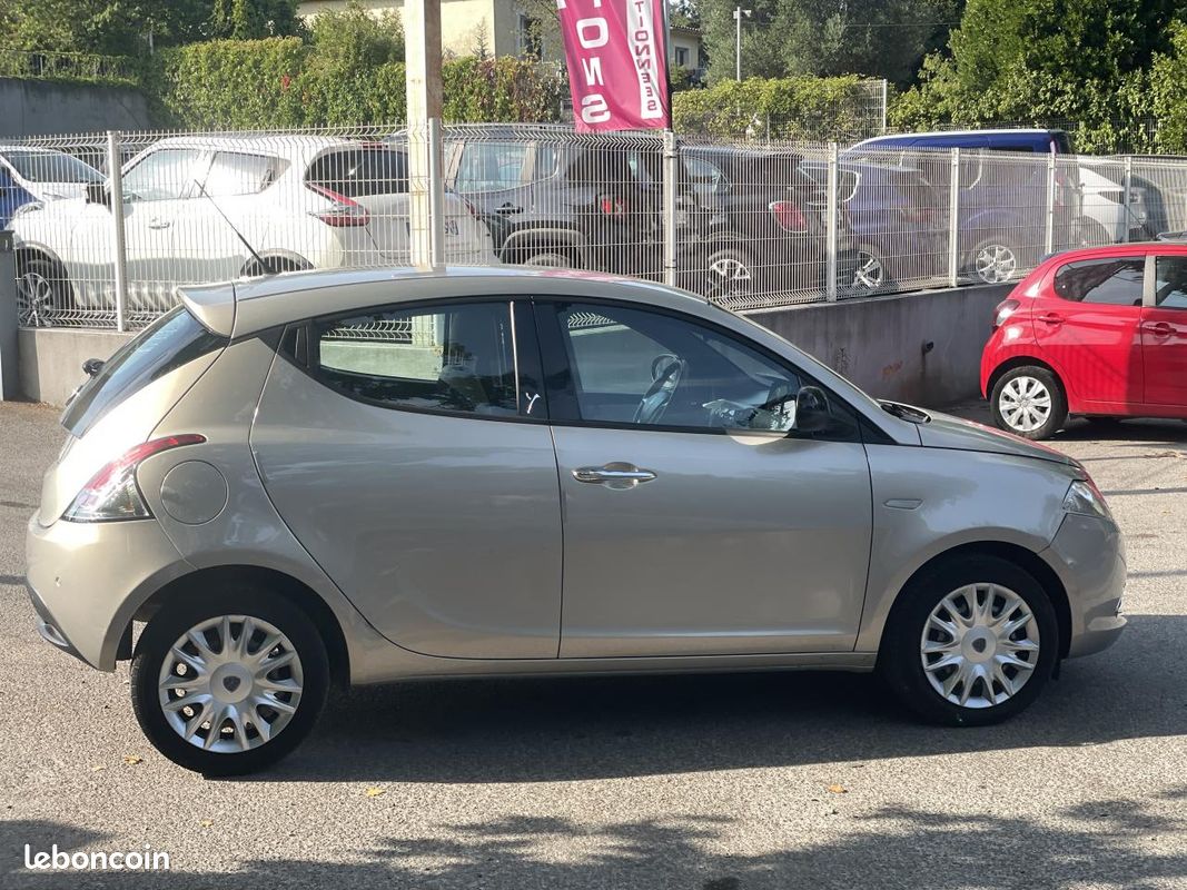 LANCIA YPSILON TwinAir - 85 Platinum (image 5)