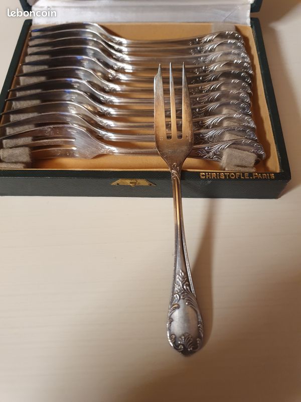 12 cuillères à soupe métal argenté style rococo orfèvre Christofle modèle Marly Vintage French silver-plated large soup spoons 21,6cm - France