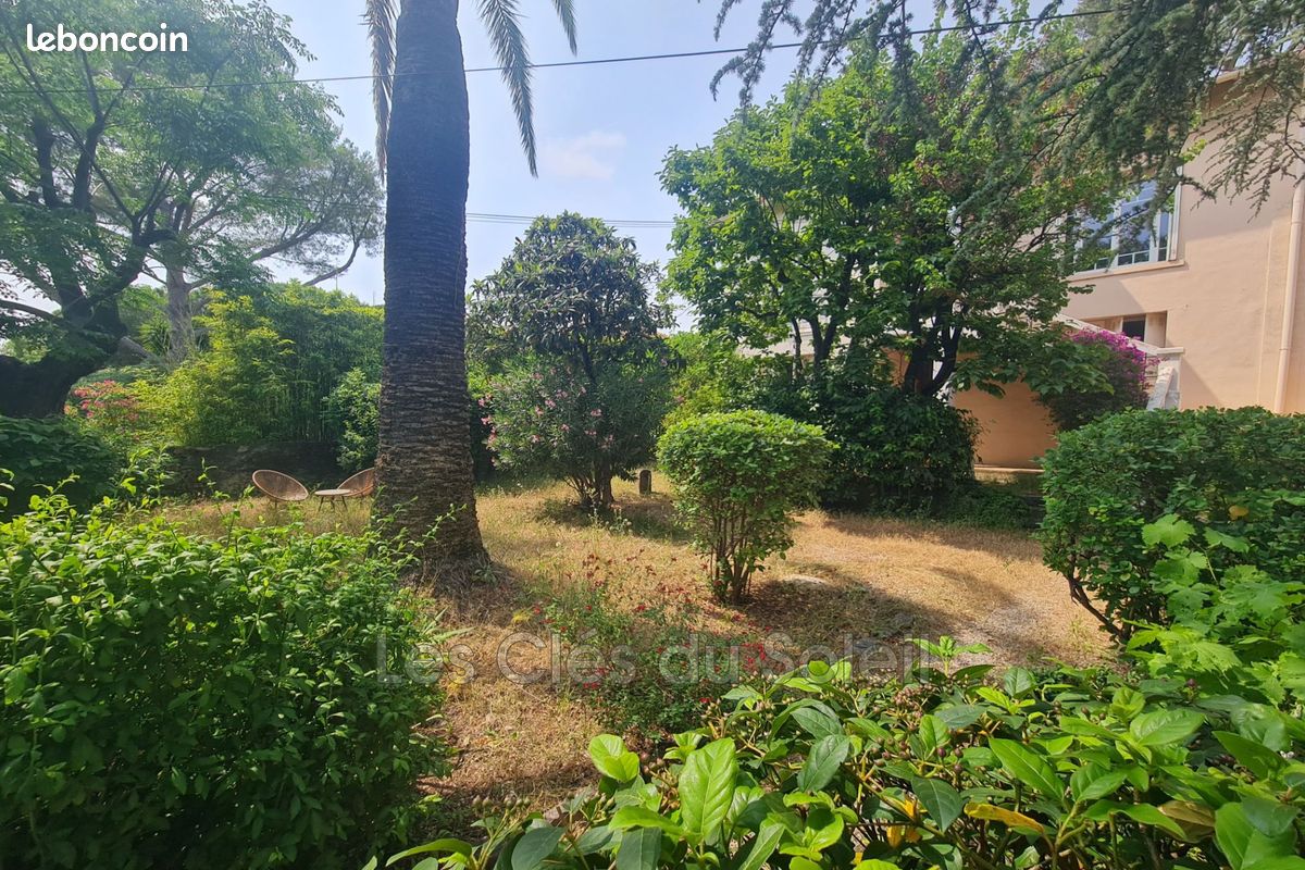 Maison 6 pièces 180 m² · à Toulon · 180 m² · 584 000 €