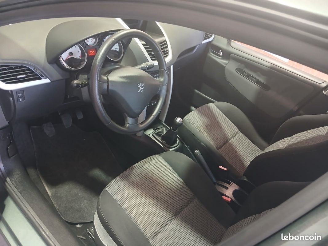 Peugeot 207 (image 5)