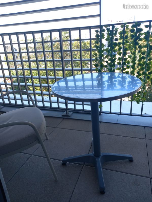 Table ronde pour balcon (image 1)