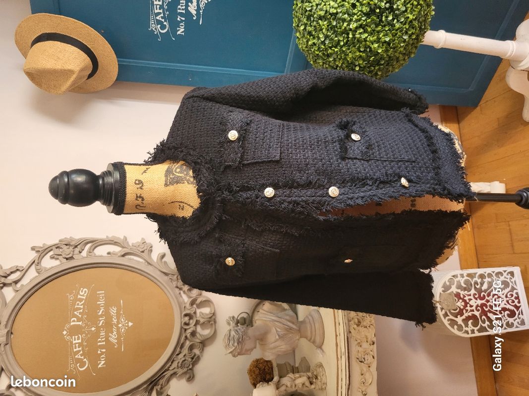 Veste noire (image 1)
