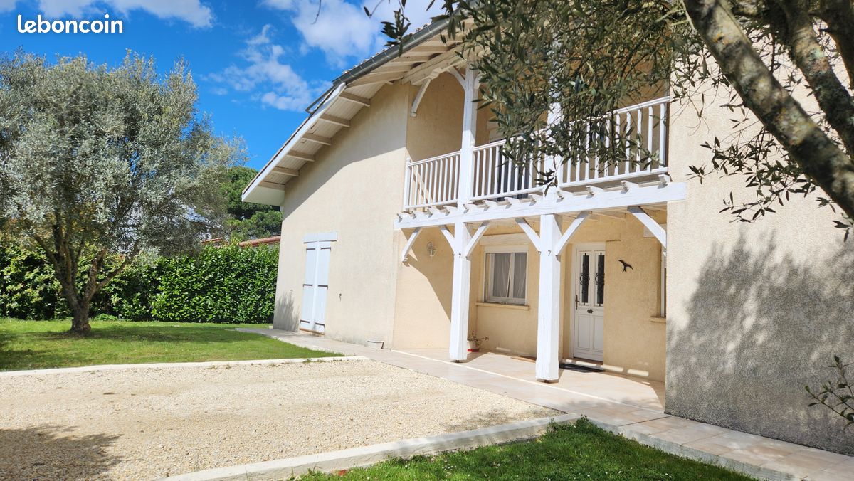 Maison 8 pièces 260 m² · à Sérignac · 260 m² · 249 900 €