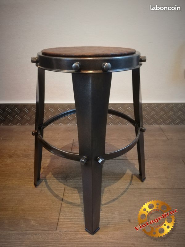 Tabouret Bas d'Atelier en Acier & Boulonneries des Années 50 dans un Esprit Industriel ... Design & Created by Fingercut ... Création Unique  Disponible à la Vente 110 euros (Envoi Possible) (image 2)