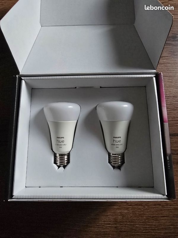[NEUF] Pack Philips Hue White & Color E27 – Bridge +2 Ampoules Color 1100 + Télécommande – connectée (image 4)