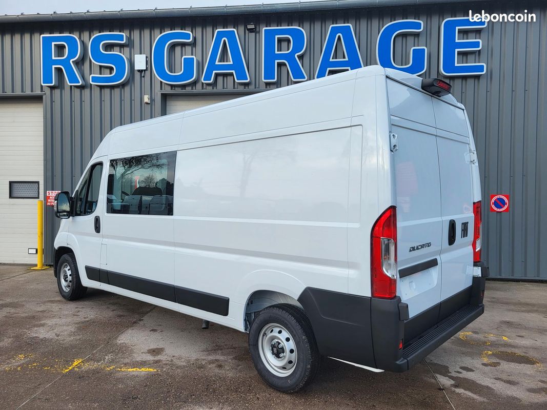 FIAT DUCATO MY26 L-H2 ( L3H2 ) 3.5 FOURGON 140 CH PACK TECHNO 7’’ CABINE APPROFONDIE FIXE 07 PLACES NEUF avec HABILLAGE BOIS COMPLET + CAMÉRA DE RECUL + SUSPENSION RENFORCÉE ( Prix Vente 34 990 HT ) (image 2)