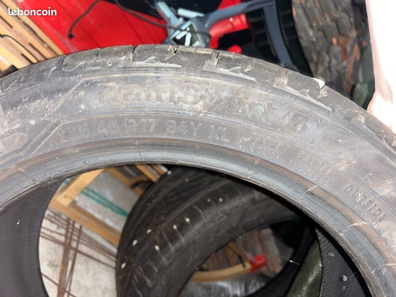 Pneu été UNIROYAL RainSport 5 FR XL - 225/55R17, Indice C économie, A Adhérence Sol Mouillé