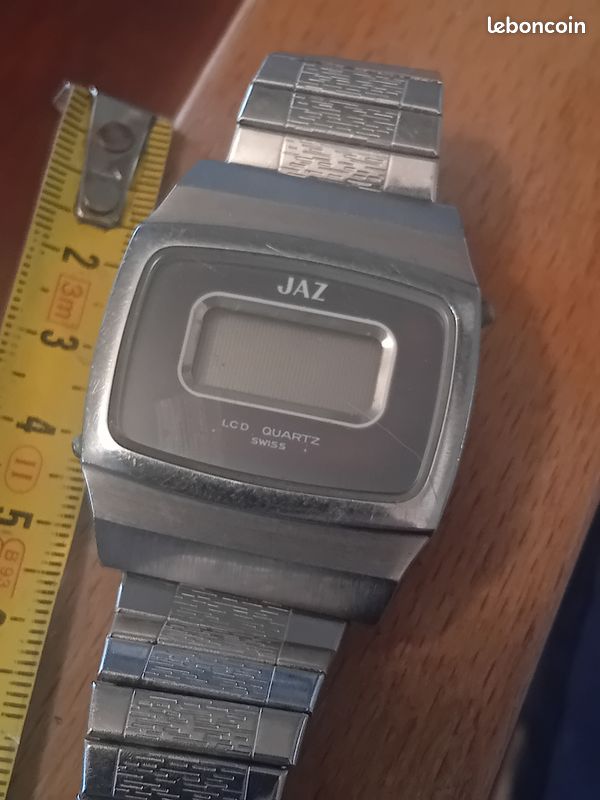 Jaz Quartz Date Montre Bracelet Ancienne Vintage Acier Pile À
