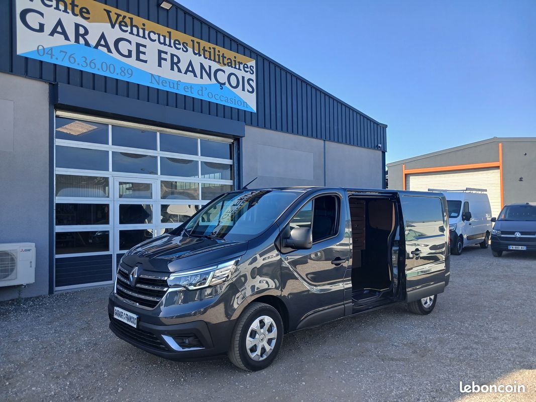 24900 e ht renault trafic 2.0 dci 170 cv l2h1 3000 kg double porte laterale (image 1)