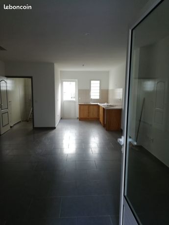 Loue maison jumelées f3 à bras canot St Benoît
