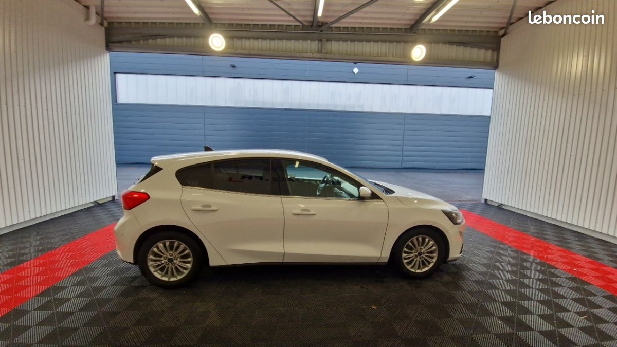 Ford Focus 1.0 ECOBOOST 125 SS TITANIUM X BUSINESS (image 4)
