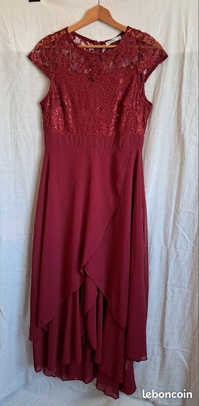 Robe de cérémonie (image 1)