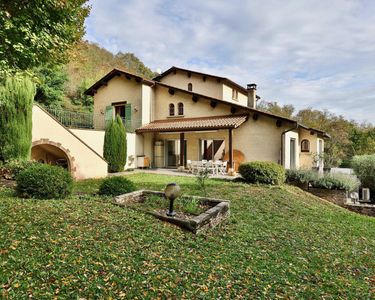 Maison 980 000 € - 323 m²