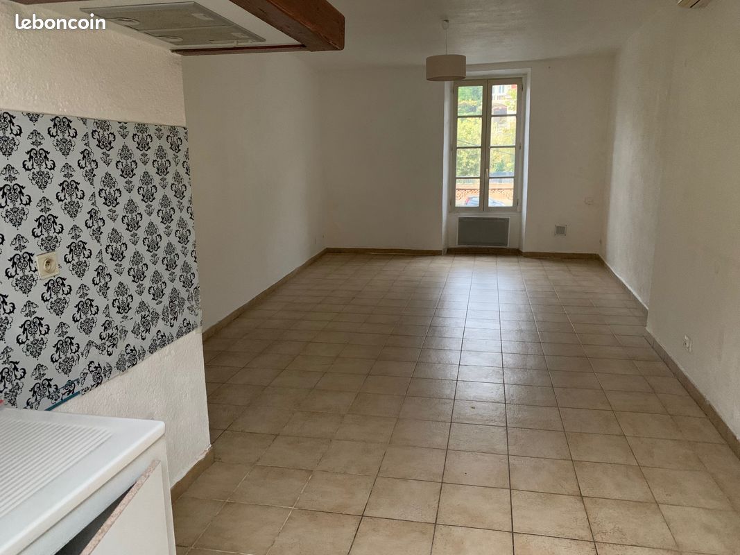 Appartement 2 pièces 56 m² · à Apt · 55,8 m² · 590 €/mois