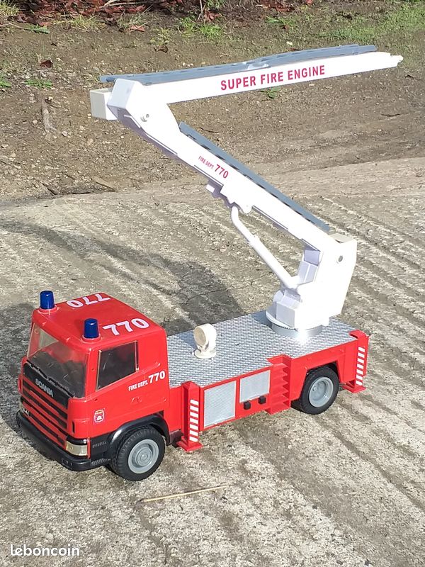 Grand Camion de Pompiers SCANIA (image 1)