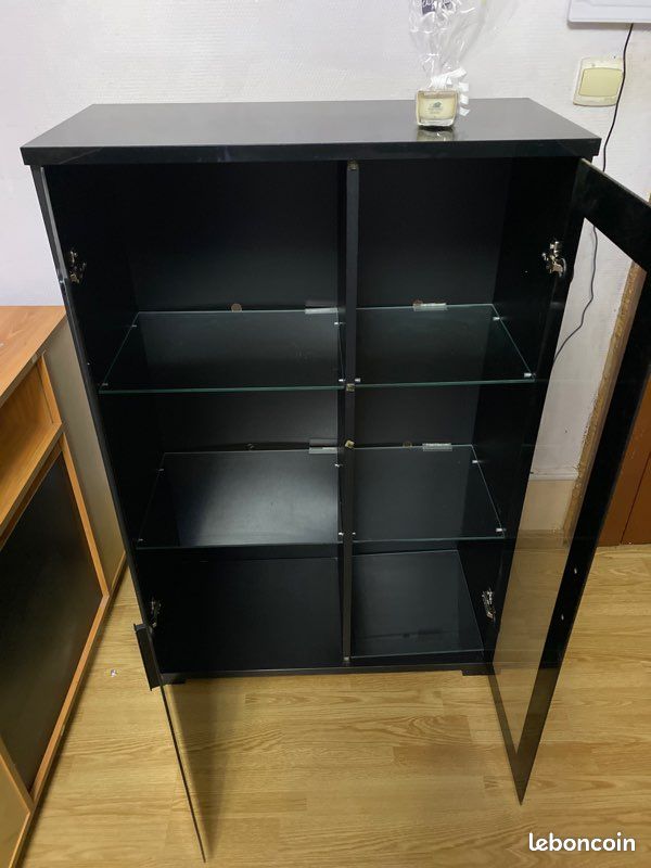 Meuble en verre noir (image 2)