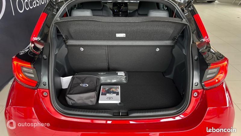 Toyota Yaris 130h Collection 5p MY26 (image 14)