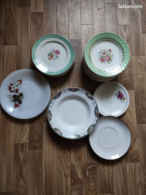 Assiettes, tasses (image 2)