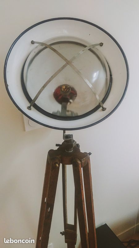 Lampe Projecteur Vintage Métal Et Bois - Trépied Orientable 360° 68 Cm - Doré