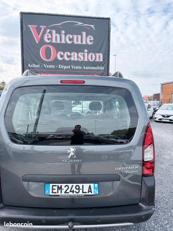 PEUGEOT PARTNER TEPEE 1.6 BlueHDi 120ch S&S BVM6 Outdoor (image 8)