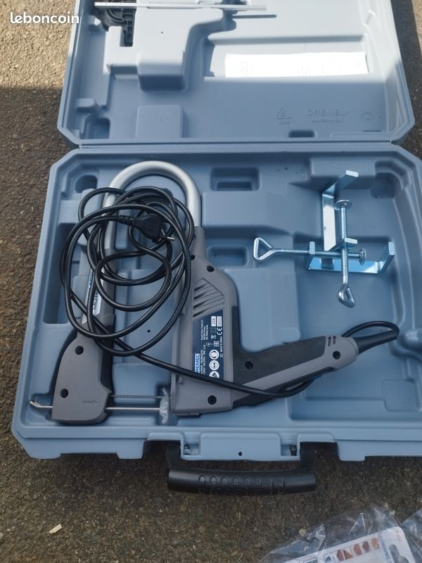 Scie a chantourner dremel (image 1)