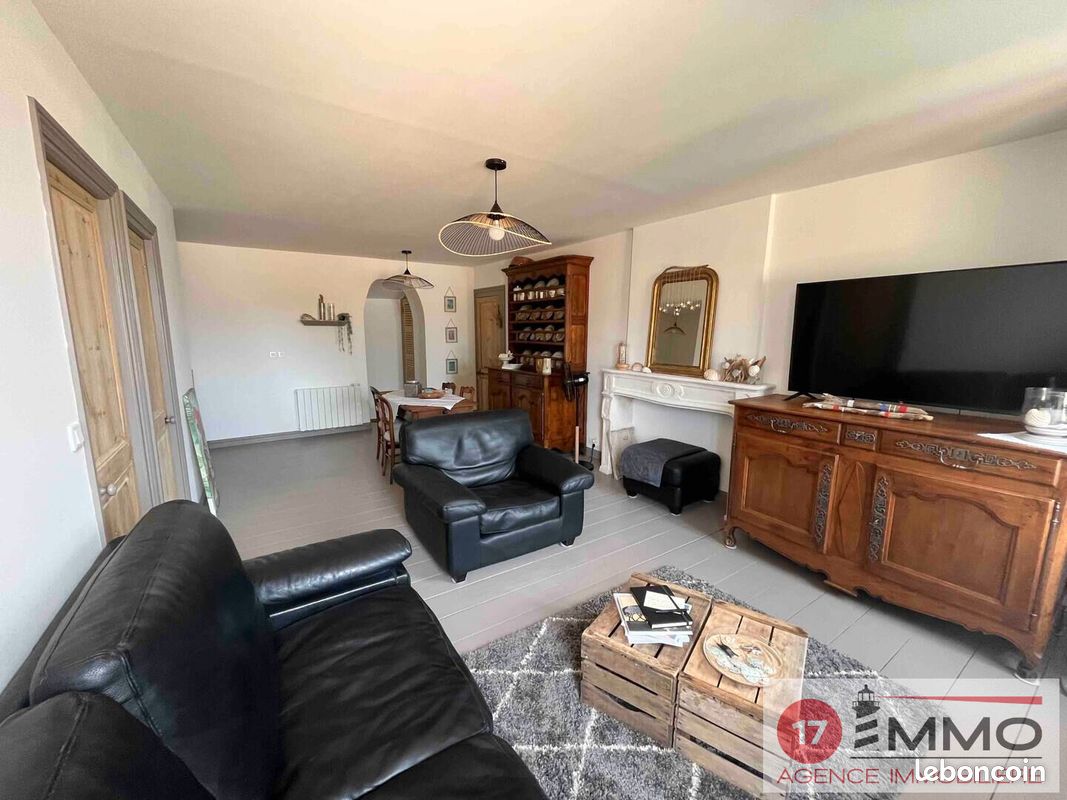 Appartement 3 pièces 78 m² · à Salles-sur-Mer · 78 m² · 925 €/mois