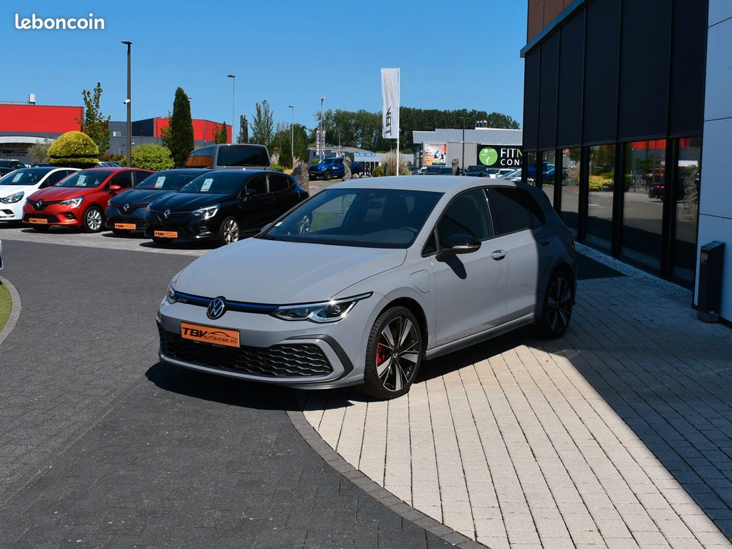 Volkswagen GOLF VIII EHYBRID 245 GTE GPS CARPLAY CAMERA ACC FRONT ASSIST LANE ASSIST FULL LED JA 18 (image 1)